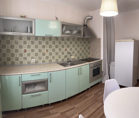 Продам двухкомнатную (2-комн.) квартиру, Севастопольская ул, 41к4, Симферополь г