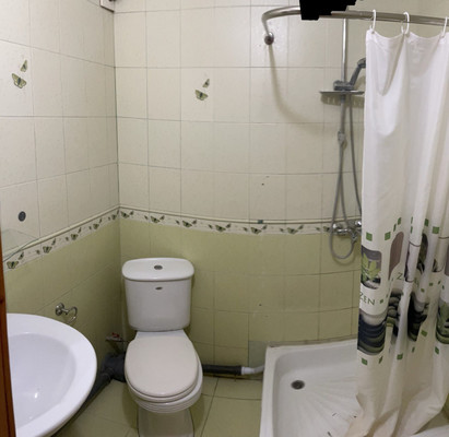 Продам двухкомнатную (2-комн.) квартиру, Севастопольская ул, 41к4, Симферополь г