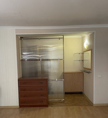 Продам двухкомнатную (2-комн.) квартиру, Севастопольская ул, 41к4, Симферополь г