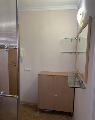 Продам двухкомнатную (2-комн.) квартиру, Севастопольская ул, 41к4, Симферополь г