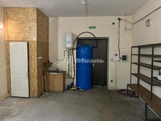 Продам торговое помещение 108,8 м2, Вишневая ул, Тополи с