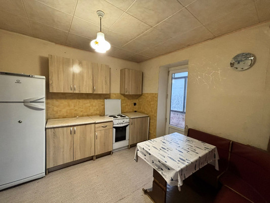 Продам трехкомнатную (3-комн.) квартиру, 339-й Стрелковой Дивизии ул, 15, Ростов-на-Дону г