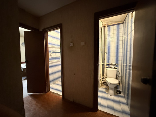 Продам трехкомнатную (3-комн.) квартиру, 339-й Стрелковой Дивизии ул, 15, Ростов-на-Дону г