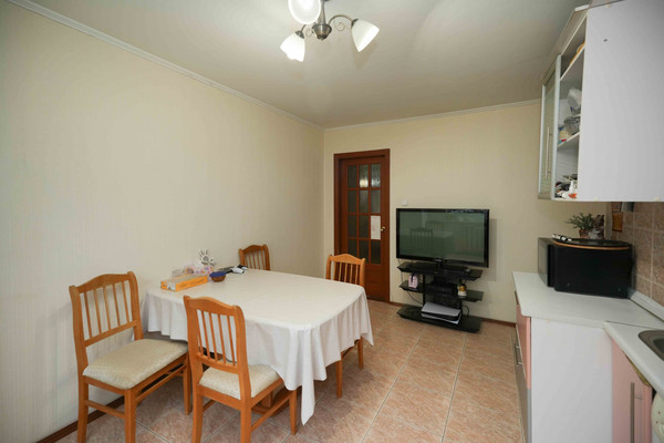 Продам трехкомнатную (3-комн.) квартиру, Черкасская ул, 43, Краснодар г