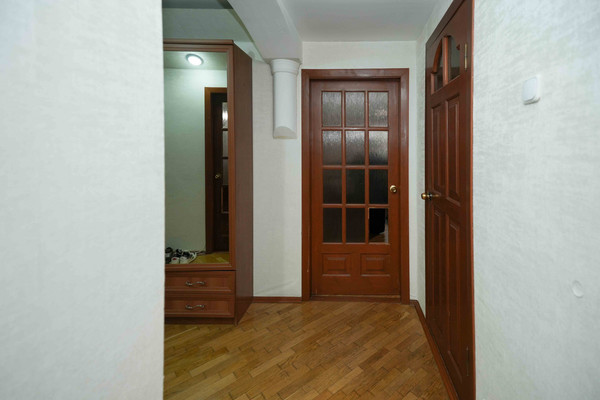 Продам трехкомнатную (3-комн.) квартиру, Черкасская ул, 43, Краснодар г