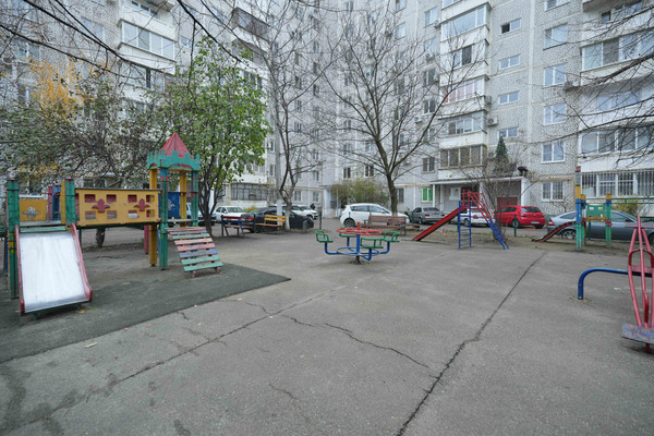 Продам трехкомнатную (3-комн.) квартиру, Черкасская ул, 43, Краснодар г