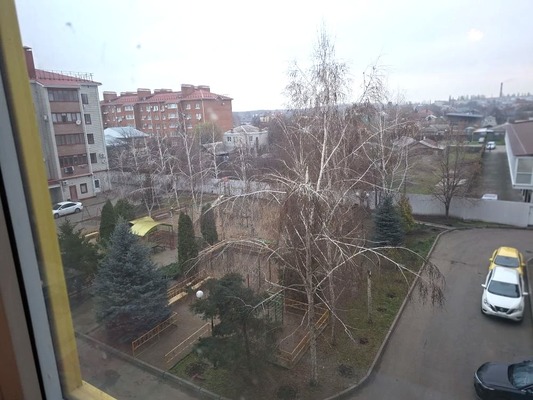 Продам двухкомнатную (2-комн.) квартиру, Ленинградская ул, 230, Тихорецк г