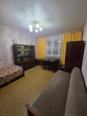 Сдам трехкомнатную (3-комн.) квартиру, Кораблестроителей ул, 35к1, Санкт-Петербург г