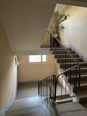 Продам трехкомнатную (3-комн.) квартиру, Пролетарская ул, 50А, Колпино г