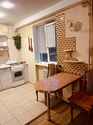 Продам трехкомнатную (3-комн.) квартиру, Ленина ул, 47, Алушта г