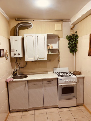 Продам трехкомнатную (3-комн.) квартиру, Ленина ул, 47, Алушта г