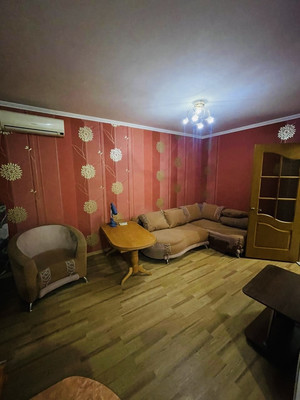 Продам трехкомнатную (3-комн.) квартиру, Ленина ул, 47, Алушта г