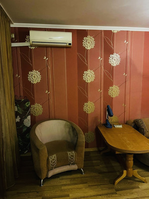 Продам трехкомнатную (3-комн.) квартиру, Ленина ул, 47, Алушта г