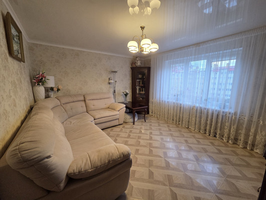 Продам трехкомнатную (3-комн.) квартиру, Октябрьская ул, 5, Пионерский г