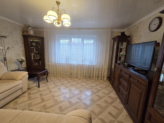 Продам трехкомнатную (3-комн.) квартиру, Октябрьская ул, 5, Пионерский г