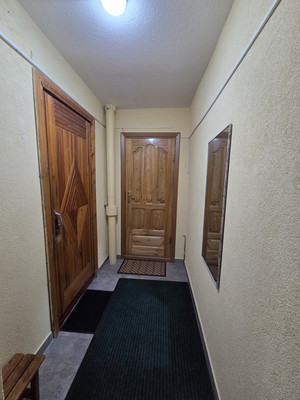 Продам трехкомнатную (3-комн.) квартиру, Октябрьская ул, 5, Пионерский г