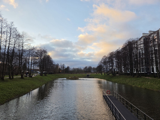 Продам трехкомнатную (3-комн.) квартиру, Октябрьская ул, 5, Пионерский г