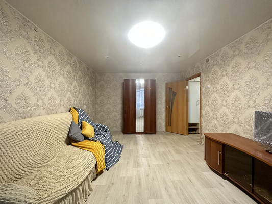 Продам двухкомнатную (2-комн.) квартиру, Малая Ямская ул, 2кА, Пермь г