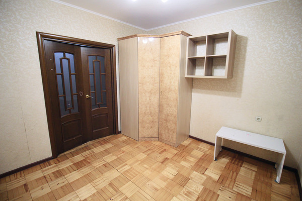 Продам трехкомнатную (3-комн.) квартиру, Генерала Кузнецова ул, 20, Москва г