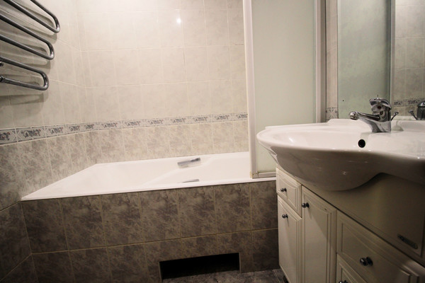 Продам трехкомнатную (3-комн.) квартиру, Генерала Кузнецова ул, 20, Москва г