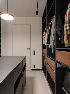 Продам трехкомнатную (3-комн.) квартиру, Коробицына ул, 2а, Сестрорецк г