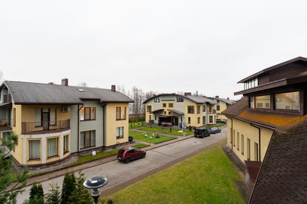 Продам трехкомнатную (3-комн.) квартиру, Коробицына ул, 2а, Сестрорецк г