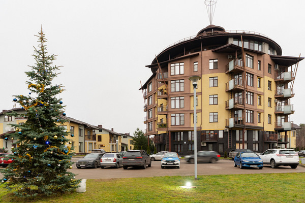 Продам трехкомнатную (3-комн.) квартиру, Коробицына ул, 2а, Сестрорецк г