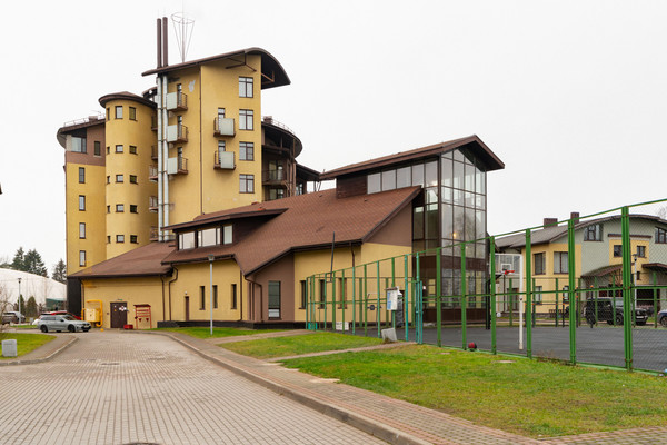 Продам трехкомнатную (3-комн.) квартиру, Коробицына ул, 2а, Сестрорецк г