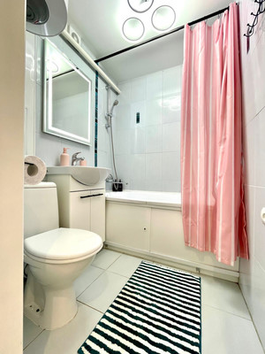 Продам двухкомнатную (2-комн.) квартиру, Генерала Соммера ул, 58, Калининград г