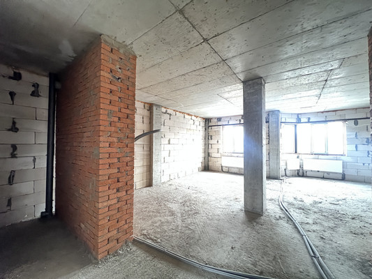 Продам трехкомнатную (3-комн.) квартиру, Атажукина ул, 11, Нальчик г