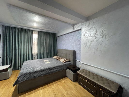 Продам трехкомнатную (3-комн.) квартиру, Кабардинская ул, 195, Нальчик г