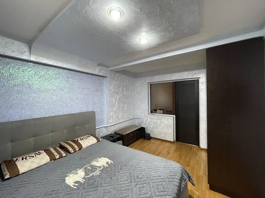 Продам трехкомнатную (3-комн.) квартиру, Кабардинская ул, 195, Нальчик г