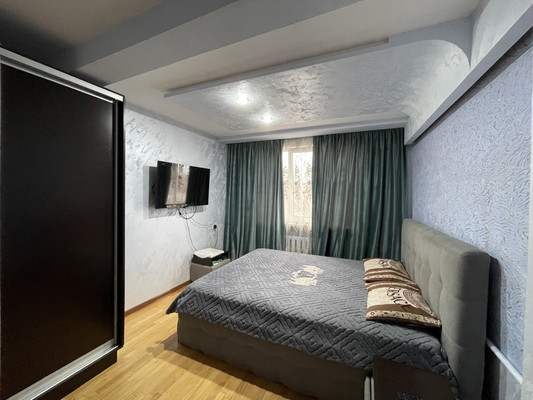 Продам трехкомнатную (3-комн.) квартиру, Кабардинская ул, 195, Нальчик г