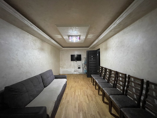 Продам трехкомнатную (3-комн.) квартиру, Кабардинская ул, 195, Нальчик г