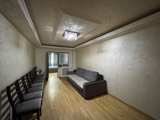 Продам трехкомнатную (3-комн.) квартиру, Кабардинская ул, 195, Нальчик г