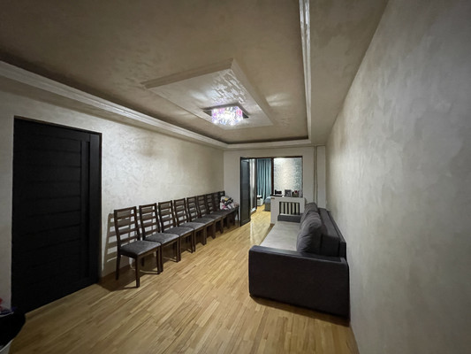 Продам трехкомнатную (3-комн.) квартиру, Кабардинская ул, 195, Нальчик г