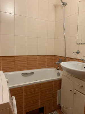 Продам трехкомнатную (3-комн.) квартиру, Кубанская Набережная ул, 100, Краснодар г