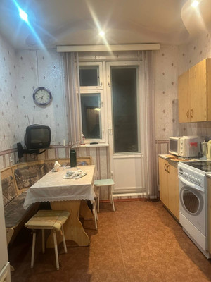 Продам двухкомнатную (2-комн.) квартиру, Скальная ул, 7, Мурманск г