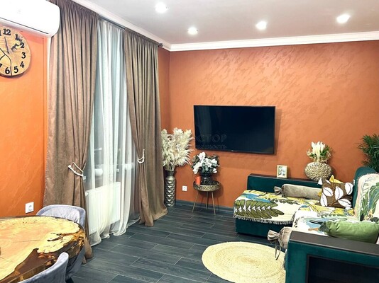 Продам трехкомнатную (3-комн.) квартиру, Новодмитровская ул, 2к7, Москва г