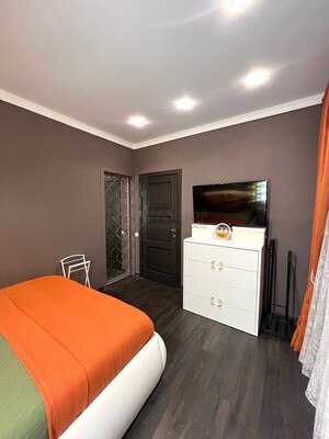 Продам трехкомнатную (3-комн.) квартиру, Новодмитровская ул, 2к7, Москва г