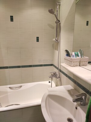 Продам двухкомнатную (2-комн.) квартиру, Крылатская ул, 31к1, Москва г