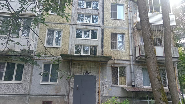 Продам трехкомнатную (3-комн.) квартиру, Заречная ул, 17, Сертолово г