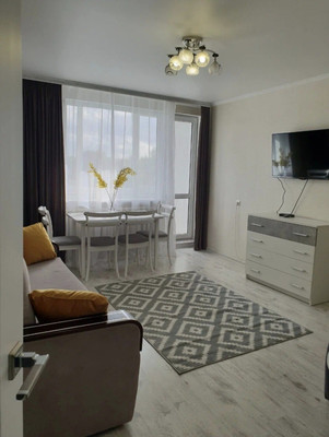 Продам двухкомнатную (2-комн.) квартиру, Черняховского ул, 10, Калининград г