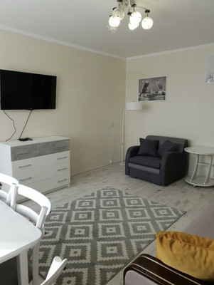 Продам двухкомнатную (2-комн.) квартиру, Черняховского ул, 10, Калининград г