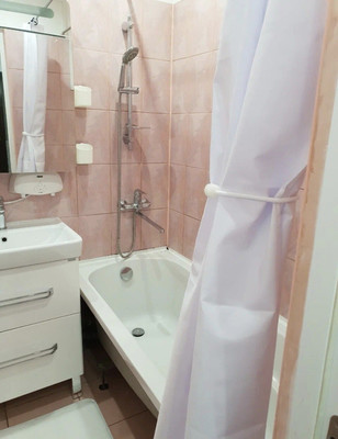 Продам двухкомнатную (2-комн.) квартиру, Черняховского ул, 10, Калининград г