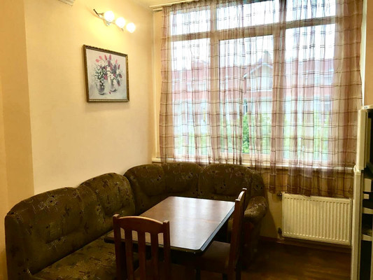 Продам однокомнатную (1-комн.) квартиру, Луговая ул, 4к, Симферополь г