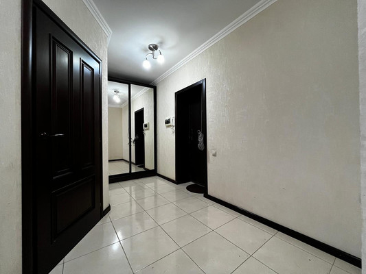 Продам двухкомнатную (2-комн.) квартиру, Профсоюзная ул, 222г, Вольный Аул кп