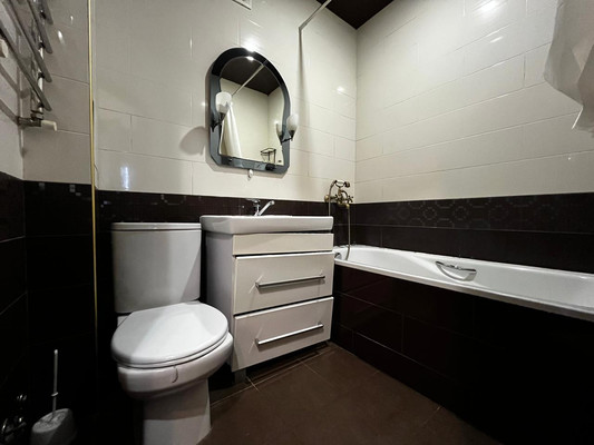 Продам двухкомнатную (2-комн.) квартиру, Профсоюзная ул, 222г, Вольный Аул кп