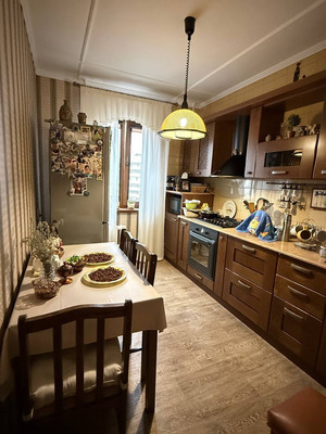 Продам двухкомнатную (2-комн.) квартиру, Тургенева ул, 296, Армавир г