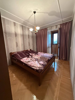 Продам двухкомнатную (2-комн.) квартиру, Тургенева ул, 296, Армавир г